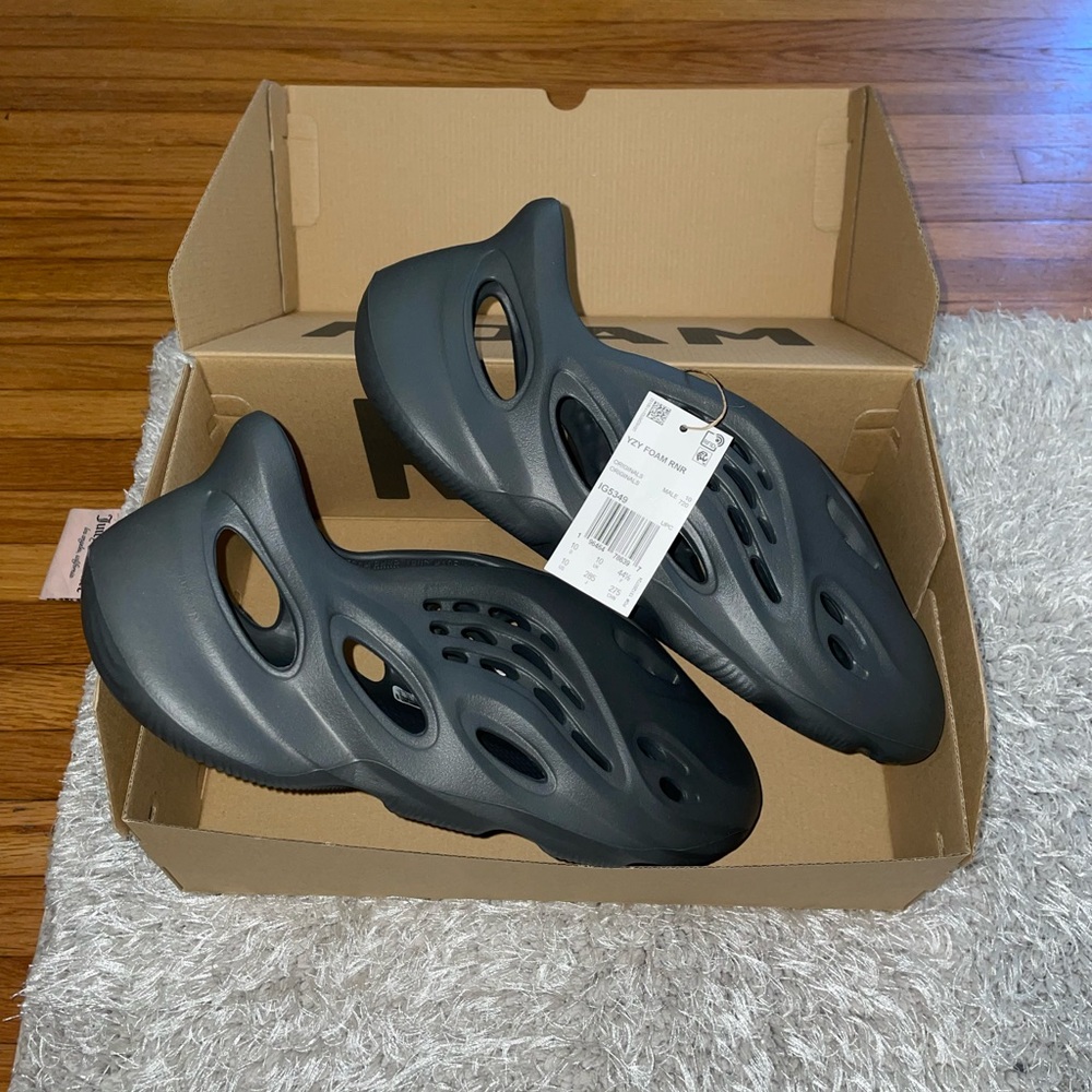 Yeezy Foam Runner RNR - Picture 5 of 14